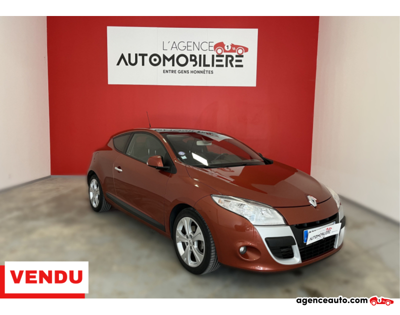Aankoop Gebruikte Auto, Goedkope Gebruikte Auto | Agence Auto Renault Megane III COUPE 1.4 TCE 130 DYNAMIQUE + TOIT PANO Orange Jaar 2010 Manuelle Essence