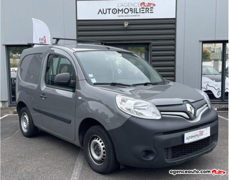 Aankoop Gebruikte Auto, Goedkope Gebruikte Auto | Agence Auto Renault Kangoo II (2) CONFORT COMPACT DCI 75 Gris Jaar 2018 Manuelle Diesel