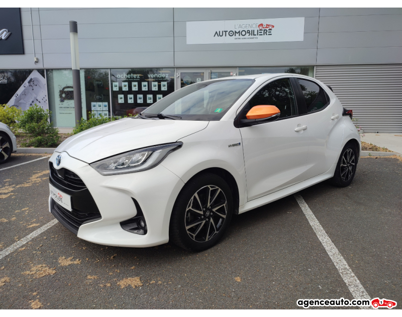 Achat voiture occasion, Auto occasion pas cher | Agence Auto Toyota Yaris Hybride 116h Design MY21 Blanc Année 2021 Automatique Hybride