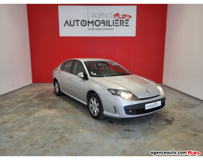Achat voiture occasion, Auto occasion pas cher | Agence Auto Renault Laguna RENAULT LAGUNA III 1.5 DCI 110 EDITION CARMINAT Argent Année 2010 Manuelle Diesel