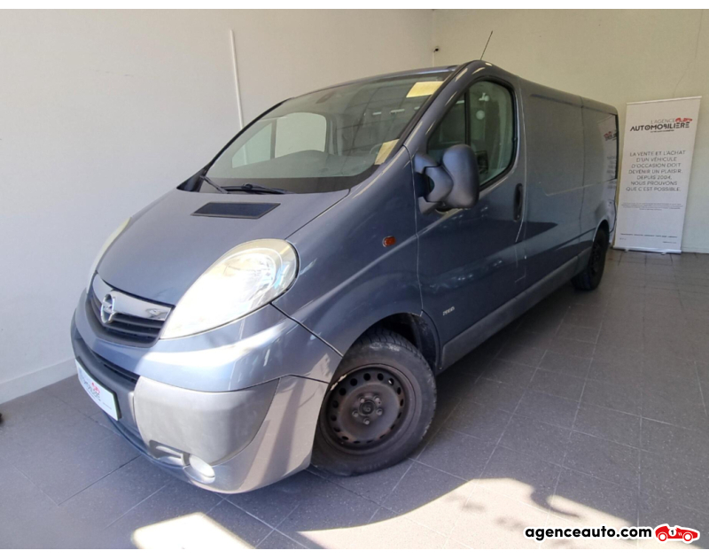 Achat voiture occasion, Auto occasion pas cher | Agence Auto Opel Vivaro 2.0 CDTI 16V Fourgon long 115 cv - VAN - SUPERBE AMÉNAGEMENT Gris Année 2011 Manuelle Diesel
