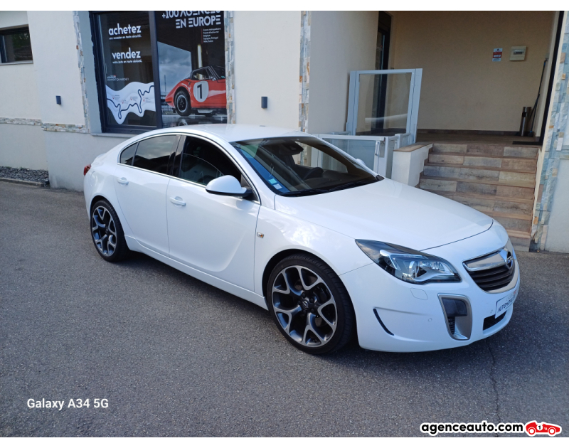 Achat voiture occasion, Auto occasion pas cher | Agence Auto Opel Insignia 2.8 V6Turbo 325 CV 4X4 OPC A Phase 2 Blanc Année 2013 Manuelle Essence