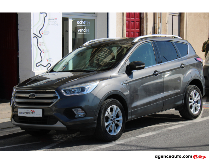 Achat voiture occasion, Auto occasion pas cher | Agence Auto Ford Kuga 2.0 TDCI 150 TITANIUM 4X2 START-STOP (Caméra de recul, Toit ouvrant panoramique, CarPlay...) Gris Année 2018 Manuelle Diesel
