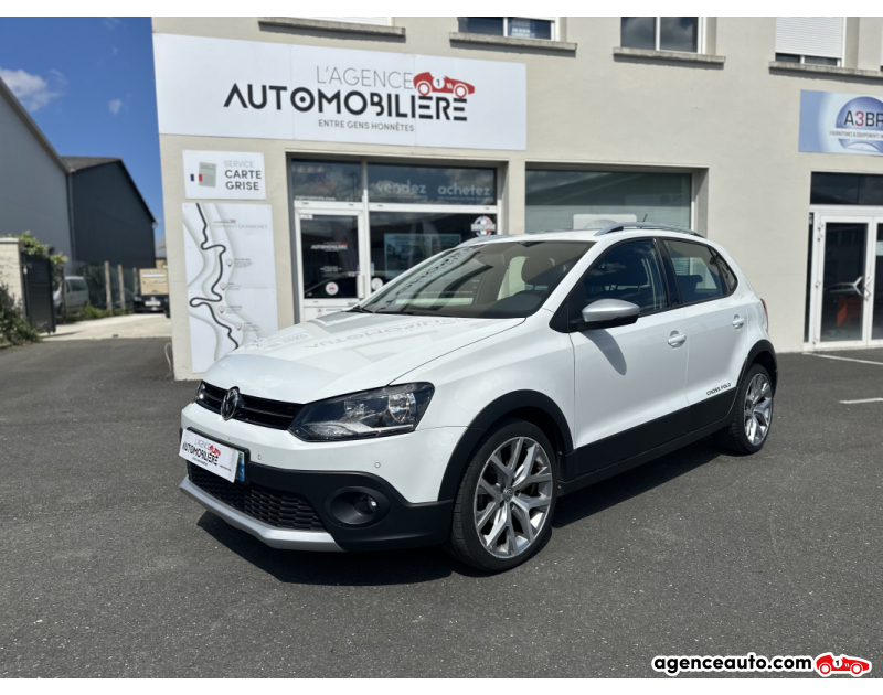 Achat voiture occasion, Auto occasion pas cher | Agence Auto Volkswagen Polo 1.2 TSI 90Ch Série Limitée Cross Polo BVM5 - ORIGINE FRANCE Blanc Année 2016 Manuelle Essence