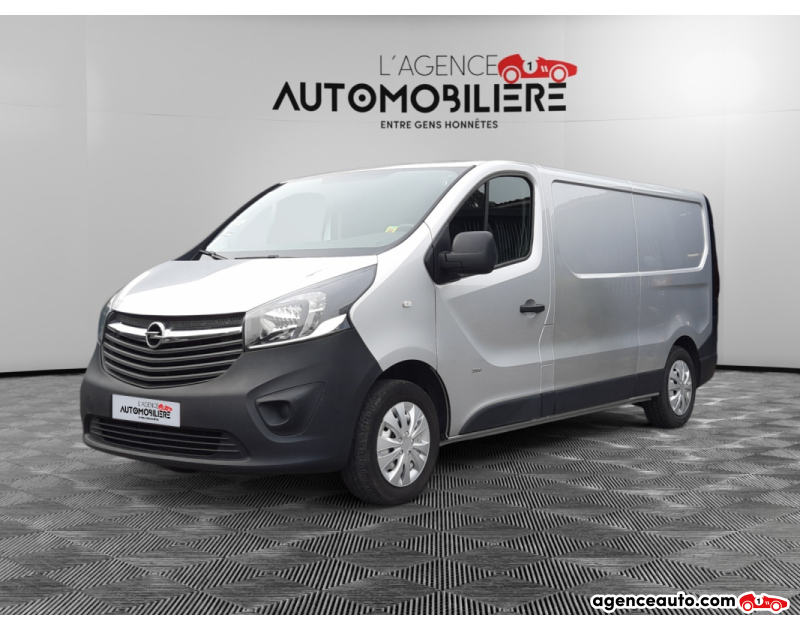 Achat voiture occasion, Auto occasion pas cher | Agence Auto Opel Vivaro ** Réservé **Van Aménagé Kapam L2H1 1Couchette +1 campsleep  3PL. 1.6D 120Ch  6V / Garantie 12 Mois. Gris Année 2018 Manuelle Diesel