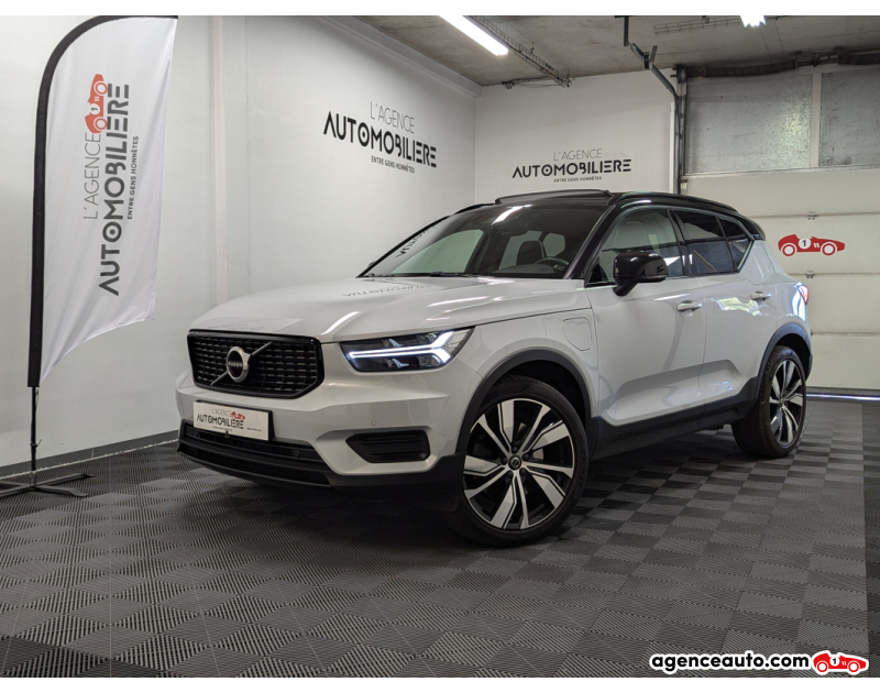 Achat voiture occasion, Auto occasion pas cher | Agence Auto Volvo XC40 T4 RECHARGE 129+82 R-DESIGN DCT7 + TOIT OUVRANT Blanc Année 2021 Automatique Hybride
