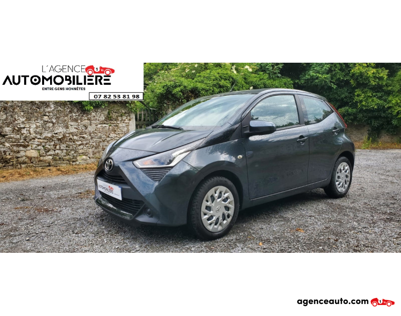 Achat voiture occasion, Auto occasion pas cher | Agence Auto Toyota Aygo 1.0 VVT-I X-Play 72cv Gris Année 2021 Manuelle Essence