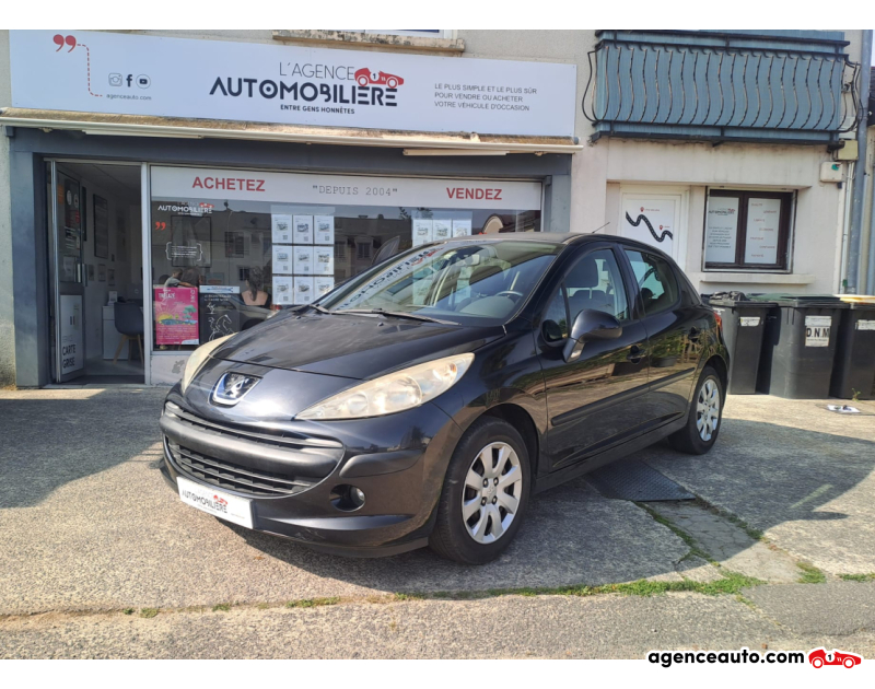 Achat voiture occasion, Auto occasion pas cher | Agence Auto Peugeot 207 1.4 VTi 95cv Trendy - Chaine de distribution Noir Année 2008 Manuelle Essence