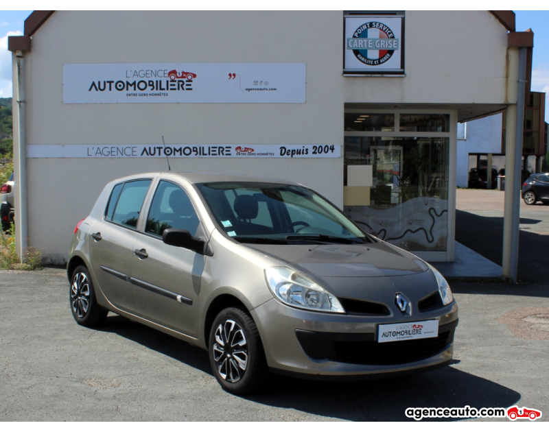 Achat voiture occasion, Auto occasion pas cher | Agence Auto Renault Clio 1.5 dCi 70 CH Extreme Champagne Année 2009 Manuelle Diesel