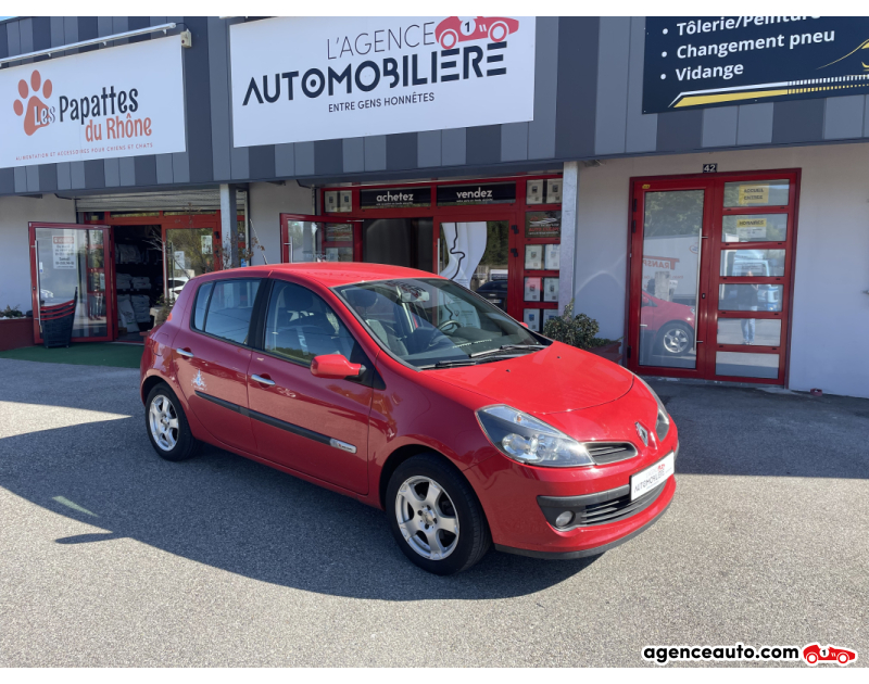 Achat voiture occasion, Auto occasion pas cher | Agence Auto Renault Clio III 1.2 TCe 100 cv Rip Curl Série limitée Rouge Année 2009 Manuelle Essence
