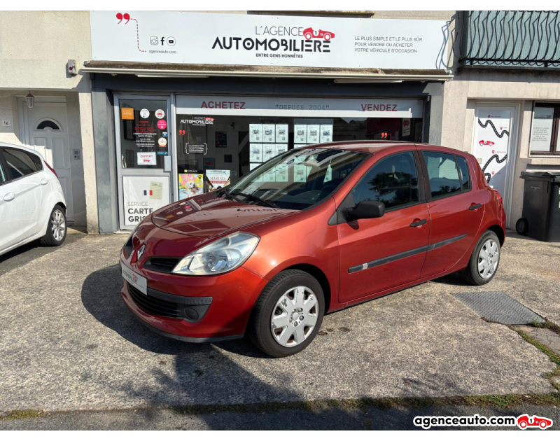 Achat voiture occasion, Auto occasion pas cher | Agence Auto Renault Clio III 5 Portes 1.4 98 cv - Pack Authentique Orange Année 2005 Manuelle Essence