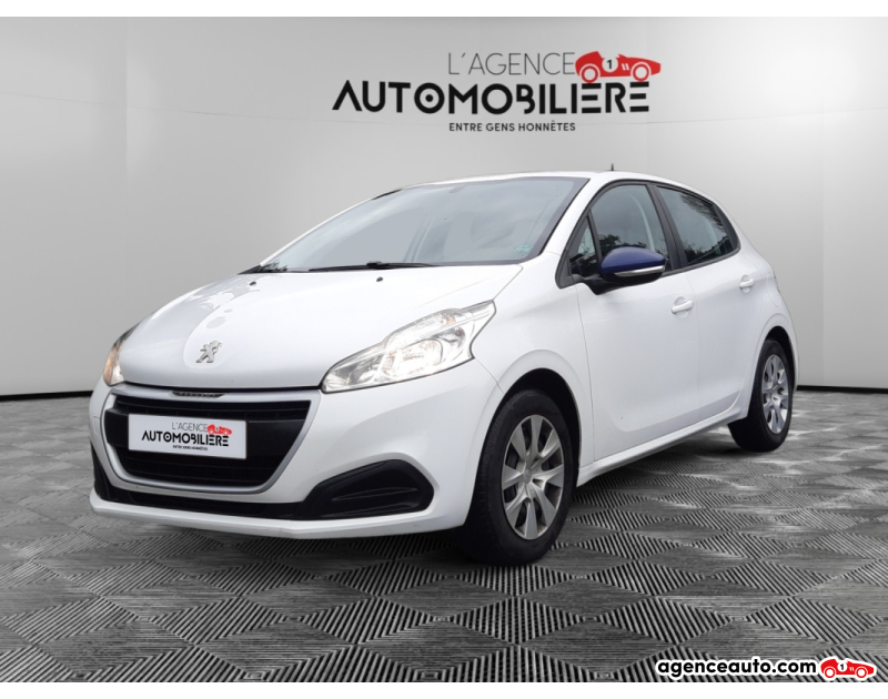 Gebrauchtwagenkauf, Günstige Gebrauchtwagen | Automobilienagentur Peugeot 208 1.2i Like 68Ch Boite Manuelle 5V / Garantie 12Mois Blanc Jahr 2018 Manuelle Essence