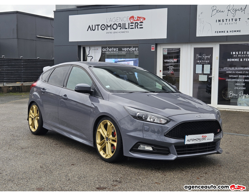 Achat voiture occasion, Auto occasion pas cher | Agence Auto Ford Focus ST 2.0 T 250 cv ( SIEGES CUIR RECARO - CAMERA - XENONS- HIFI ) Gris Année 2015 Manuelle Essence