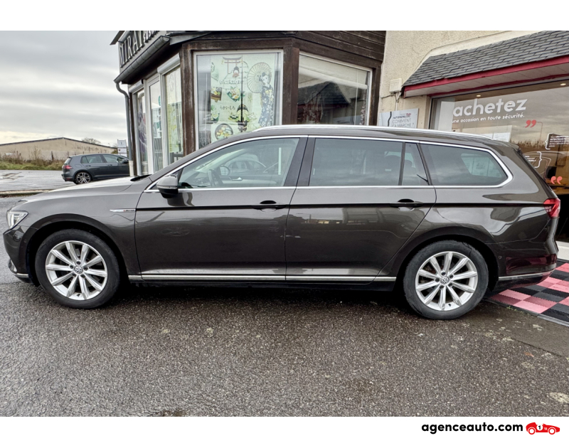 Volkswagen Passat SW 2,0 TDI 190ch Bluemotion Technology 4Motion Carat DSG6 — photo 2