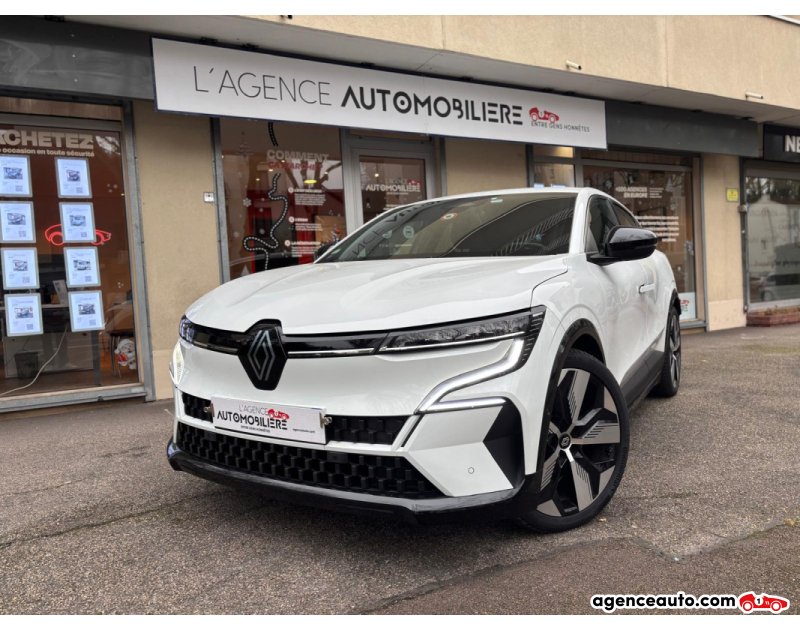 Acquisto Auto Usate, Auto Usate Economiche | Agenzia Automobiliare Renault Megane E-TECH EV60 220 SUPER CHARGE TECHNO 60 KWH *1ERE MAIN* Blanc Anno 2023 Automatique Électrique