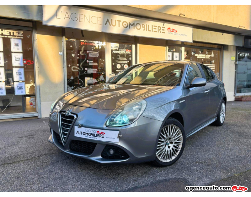 Achat voiture occasion, Auto occasion pas cher | Agence Auto Alfa Romeo Giulietta 1.4 TB MULTIVAN 170cv S/S SELECTIVE TCT *VEHICULE FRANCAIS* Gris Année 2012 Automatique Essence