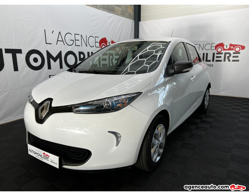 Achat voiture occasion, Auto occasion pas cher | Agence Auto Renault Zoe Life Charge Rapide Q90 Blanc Année 2018 Automatique Électrique