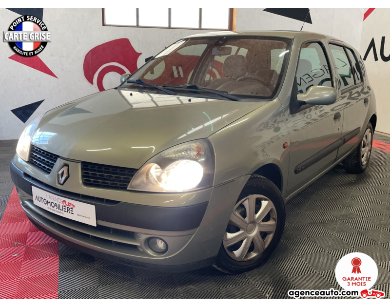 Achat voiture occasion, Auto occasion pas cher | Agence Auto Renault Clio 1.6 98 cv  Privilège Vert Année 2002 Manuelle Essence