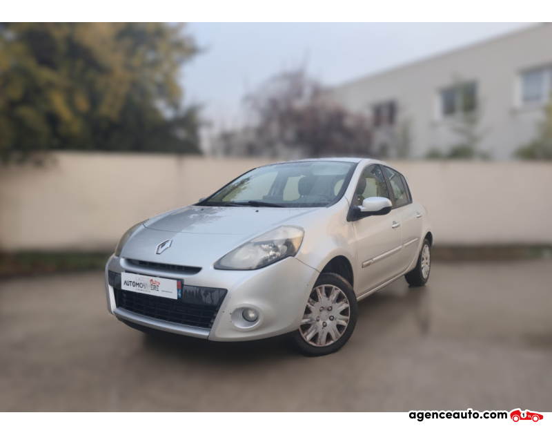 Achat voiture occasion, Auto occasion pas cher | Agence Auto Renault Clio 1.2 75 TOMTOM GARANTIE 6 MOIS NATIONALE Argent Année 2012 Manuelle Essence