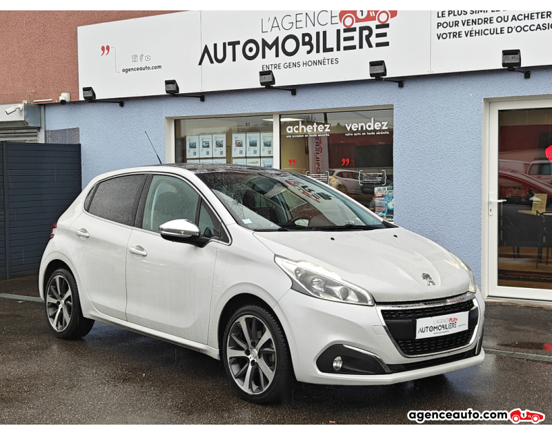 Achat voiture occasion, Auto occasion pas cher | Agence Auto Peugeot 208 1.6 BlueHDi 120ch Féline S&S 5p 2ÈME MAIN Blanc Année 2017 Manuelle Diesel