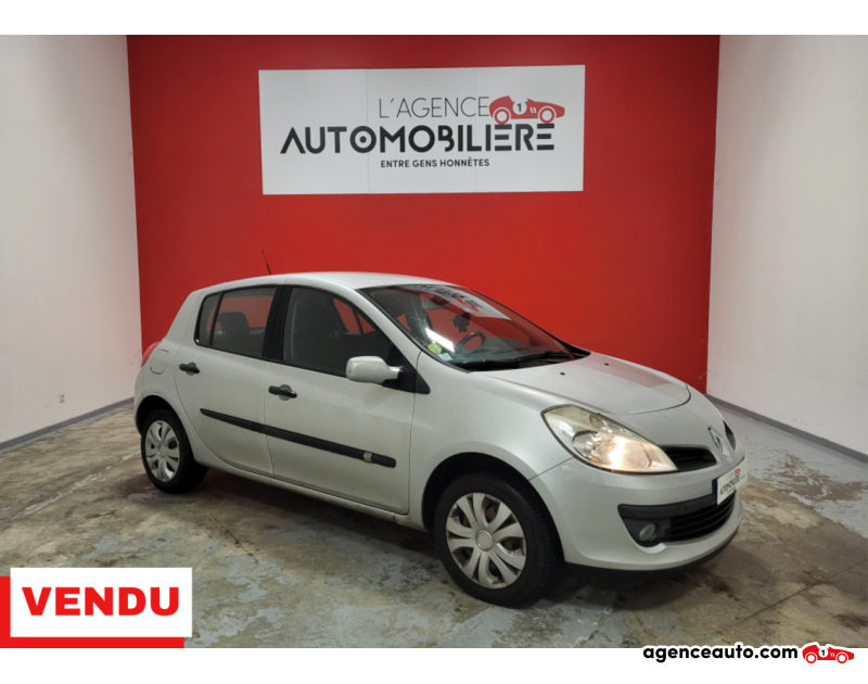 Achat voiture occasion, Auto occasion pas cher | Agence Auto Renault Clio CLIO 3 1.2 75 5 PORTES + CLIMATISATION + DISTRIBUTION NEUVE Gris Année 2005 Manuelle Essence