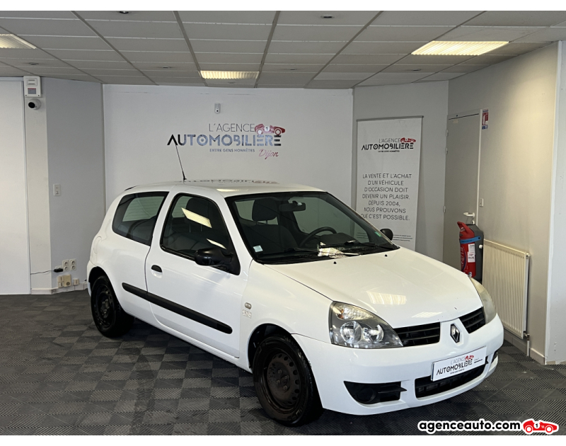 Compra de Coches Usados, Coches Usados Baratos %'|'% Agence Auto Renault Clio Campus Sté 1.5 dCi 65ch Générique Distribution OK Blanc Año 2006 Manuelle Diesel