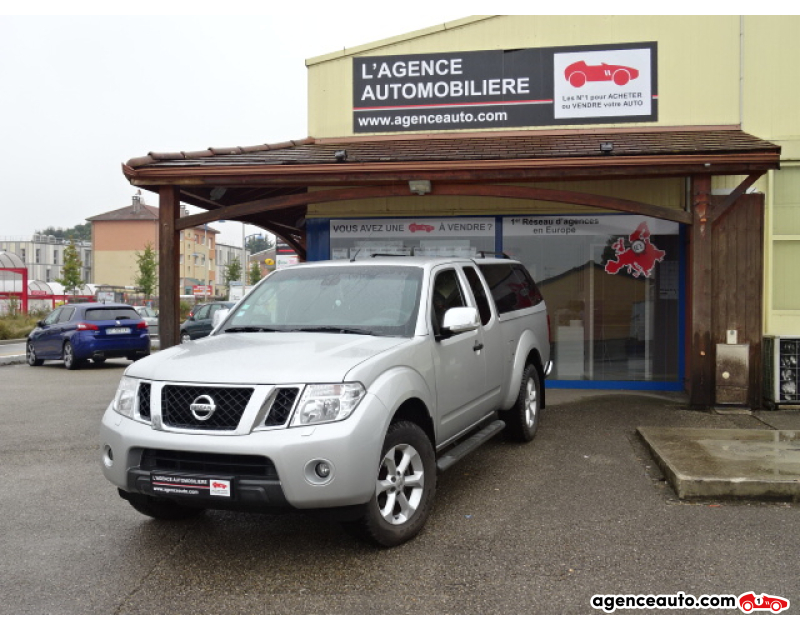 Achat voiture occasion, Auto occasion pas cher | Agence Auto Nissan Navara 2.5 dCi 190 LE King Cab Violet Année 2011 Manuelle Essence