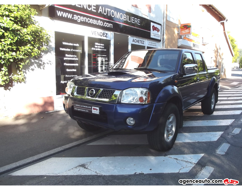 Achat voiture occasion, Auto occasion pas cher | Agence Auto Nissan Navara King Cab 2.5 di 133  Double cabine Violet Année 2005 Manuelle Essence