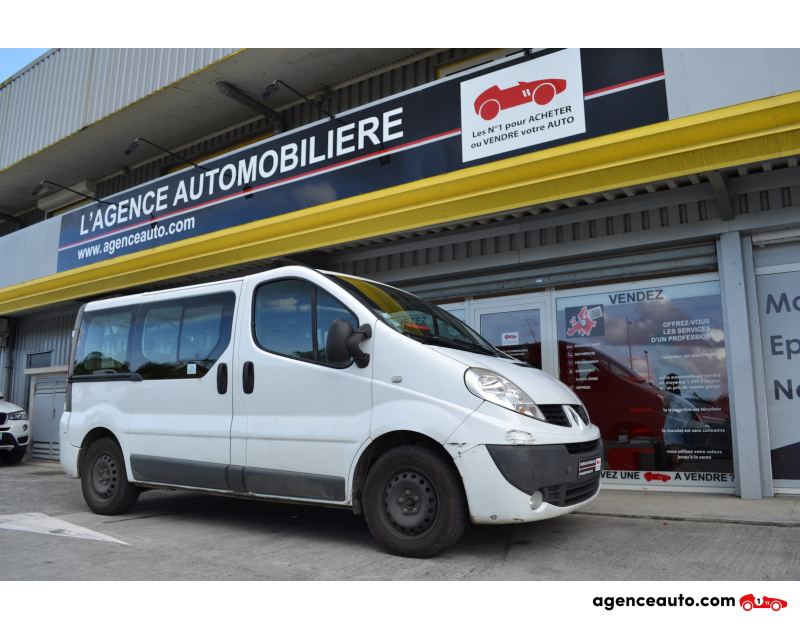 Gebrauchtwagenkauf, Günstige Gebrauchtwagen | Automobilienagentur Renault Trafic Passenger 2.0 dCi 90ch Expression Violet Jahr 2011 Manuelle Essence