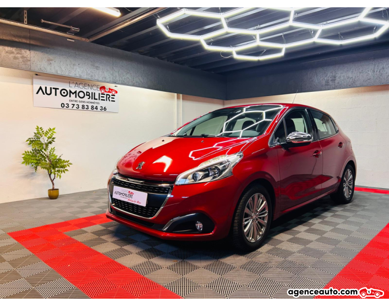 Compra de Coches Usados, Coches Usados Baratos %'|'% Agence Auto Peugeot 208 Peugeot 208 1.2 VTi 82cv  – Courroie faite  – État Clinique – Garantie 6 mois - Finition Allure Rouge Año 2018 Manuelle Essence