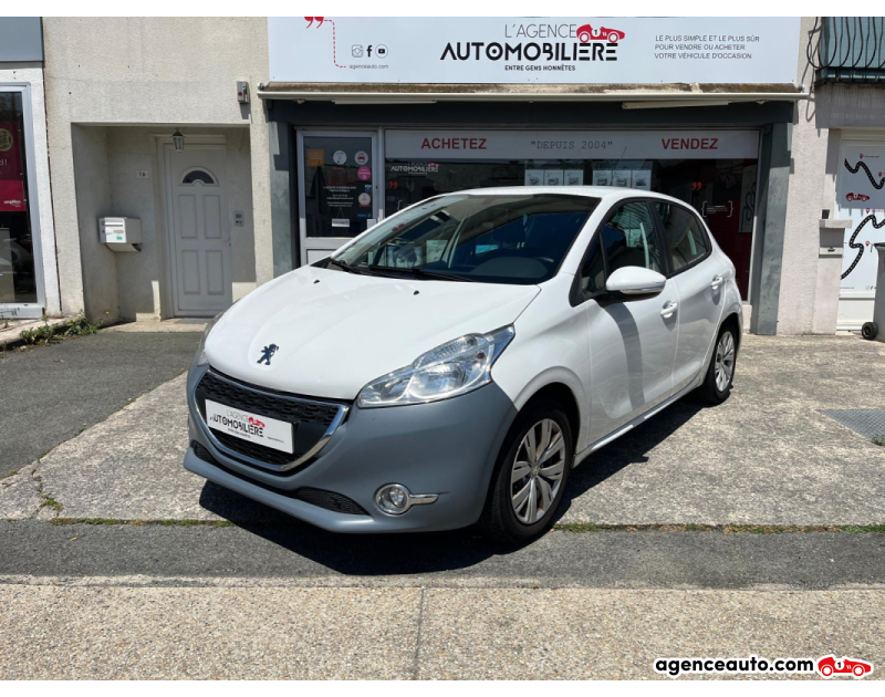 Achat voiture occasion, Auto occasion pas cher | Agence Auto Peugeot 208 82 cv Allure - Distribution à jour Blanc Année 2013 Manuelle Essence