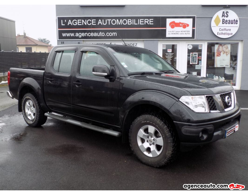 Achat voiture occasion, Auto occasion pas cher | Agence Auto Nissan Navara 2.5 dCi 174 ch Double-Cab LE Violet Année 2009 Automatique Diesel
