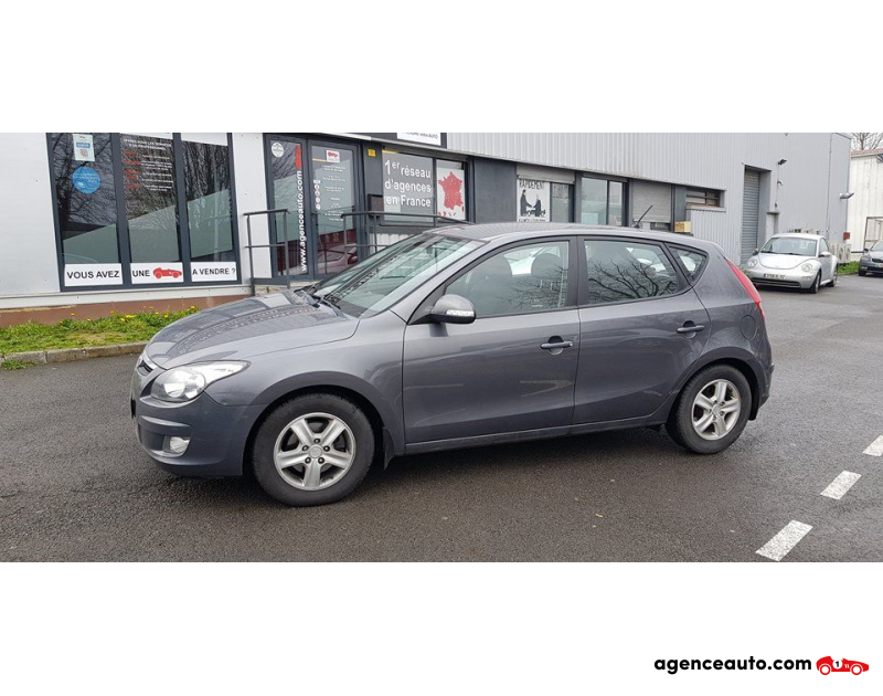 Achat voiture occasion, Auto occasion pas cher | Agence Auto Hyundai i30 1.6 crdi 115ch pack comfort Violet Année 2009 Manuelle Diesel