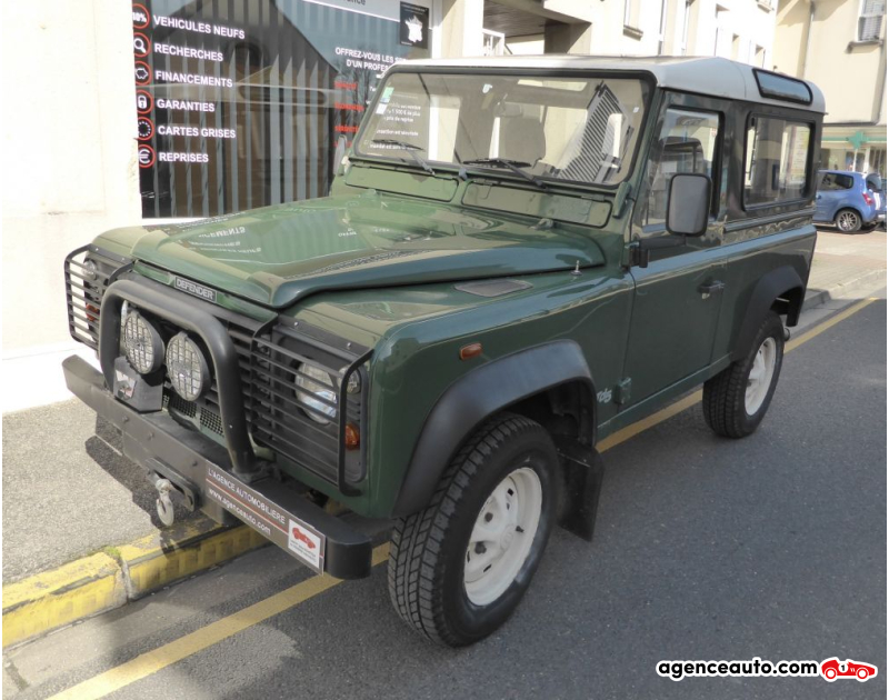 Achat voiture occasion, Auto occasion pas cher | Agence Auto Land Rover Defender 90 2.5 TD5 122 HARD TOP 3P Violet Année 2000 Manuelle Diesel