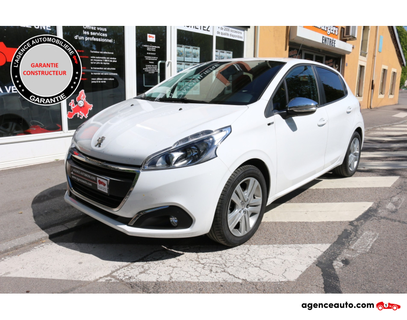 Achat voiture occasion, Auto occasion pas cher | Agence Auto Peugeot 208 1.2 PureTech 82 Style + GPS Violet Année 2016 Manuelle Essence