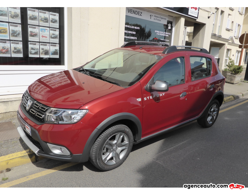 Acquisto Auto Usate, Auto Usate Economiche | Agenzia Automobiliare Dacia Sandero 0.9 TCe 90ch Stepway Violet Anno 2017 Manuelle Essence