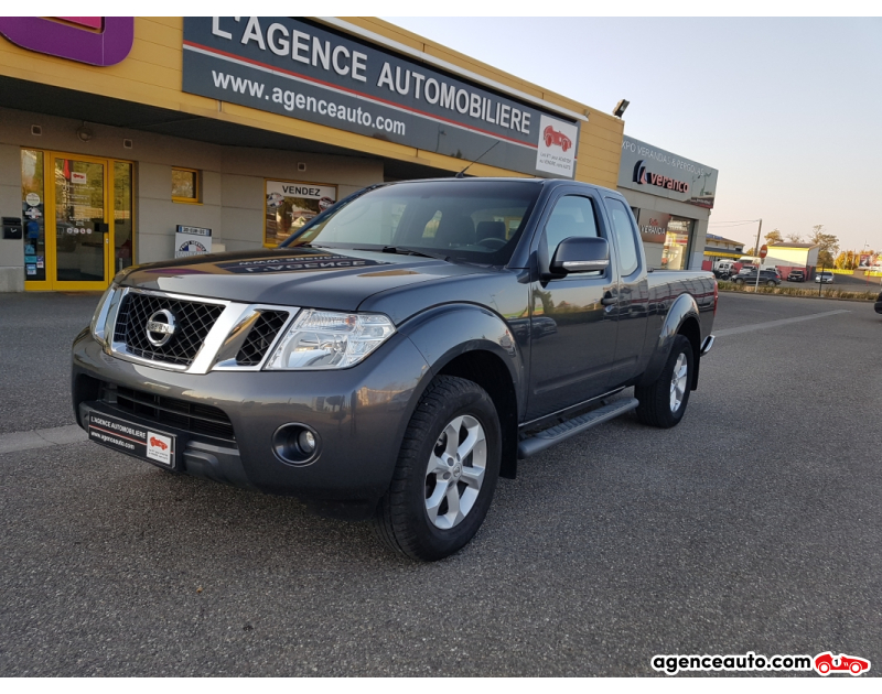 Achat voiture occasion, Auto occasion pas cher | Agence Auto Nissan Navara 2.5 DCI 190 CV KING CAB SE Violet Année 2014 Manuelle Diesel