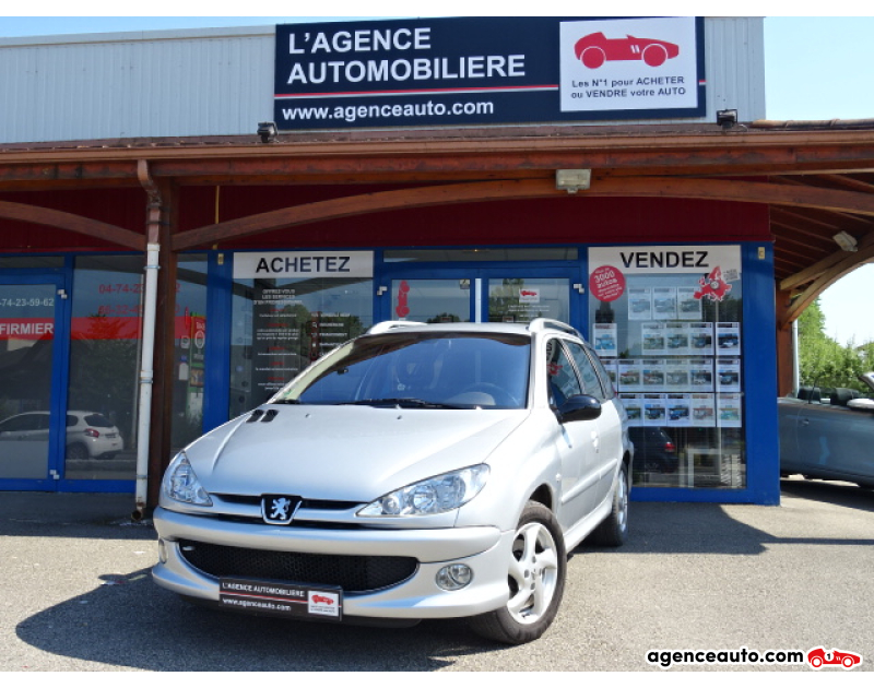 Achat voiture occasion, Auto occasion pas cher | Agence Auto Peugeot 206 SW 1.6 16S GRIFFE BVA 43500 KMS Violet Année 2005 Automatique Essence