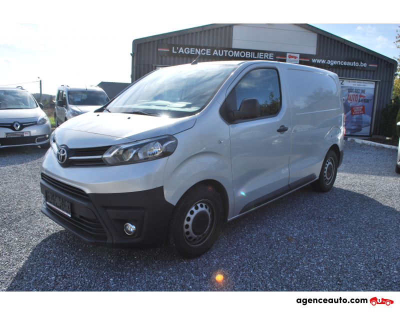 Achat voiture occasion, Auto occasion pas cher | Agence Auto Toyota PROACE 1.6 D-4D Compact Combi 3Places,Clim,Bluetooth!! Violet Année 2017 Manuelle Diesel