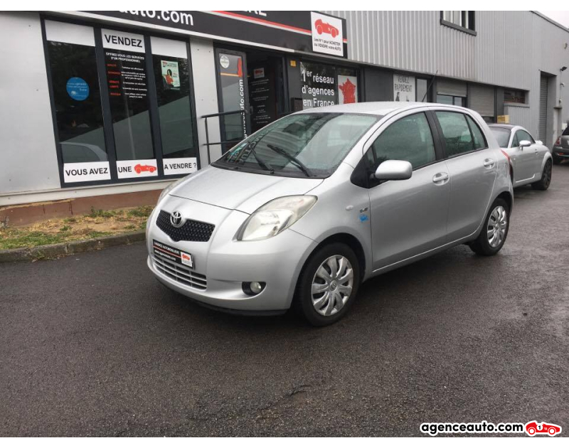 Achat voiture occasion, Auto occasion pas cher | Agence Auto Toyota Yaris 1.4 D 90CH LUNA PACK Violet Année 2009 Manuelle Essence