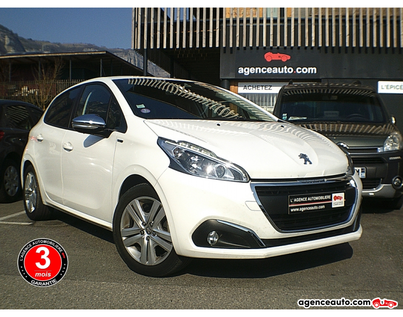 Achat voiture occasion, Auto occasion pas cher | Agence Auto Peugeot 208 1.2 Puretech 82 ch Style 1° main Violet Année 2016 Manuelle Essence