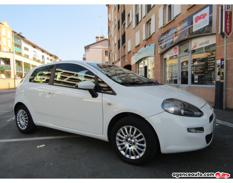 Achat voiture occasion, Auto occasion pas cher | Agence Auto Fiat Punto 1,3 JTD 85 EASY Violet Année 2012 Manuelle Diesel