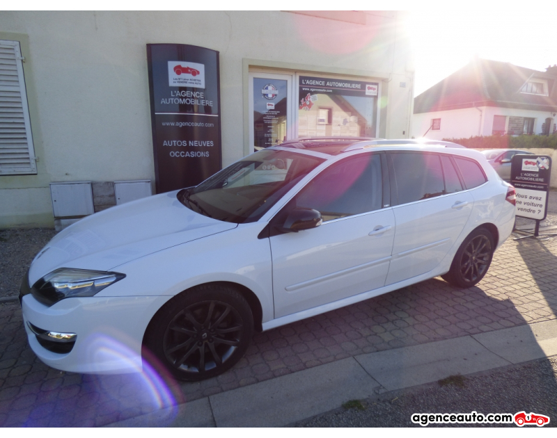 Achat voiture occasion, Auto occasion pas cher | Agence Auto Renault Laguna 3 2,0 DCI 180 GT 4 control Violet Année 2011 Manuelle Diesel