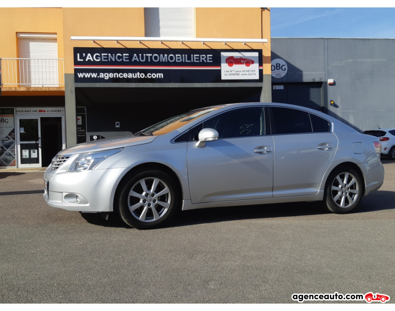 Achat voiture occasion, Auto occasion pas cher | Agence Auto Toyota Avensis Berline 2.0 D-4D 126 cv Violet Année 2009 Manuelle Diesel
