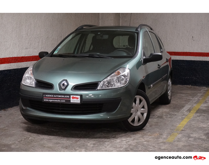 Achat voiture occasion, Auto occasion pas cher | Agence Auto Renault Clio III Estate  1.2 16v Authentique Violet Année 2008 Manuelle Essence