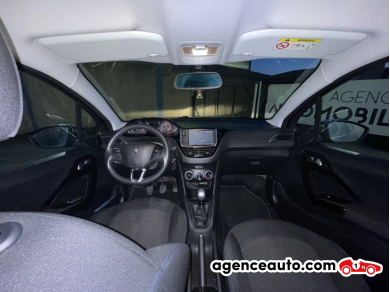 Peugeot 208 — 10