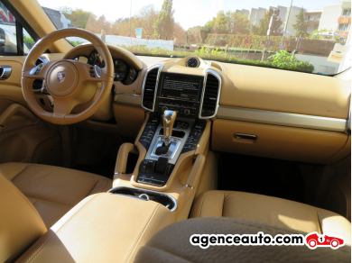 Porsche Cayenne — 12