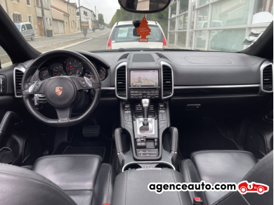Porsche Cayenne — 12