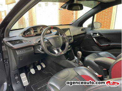 Peugeot 208 — 11