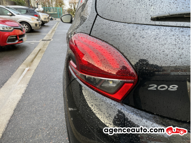 Peugeot 208 — 32
